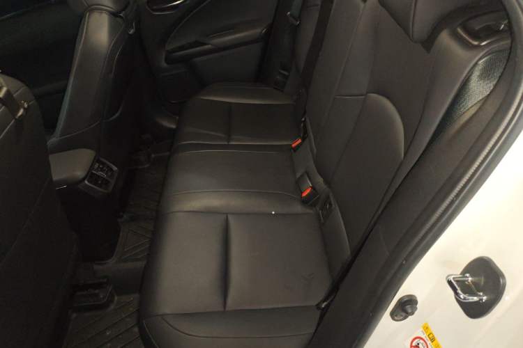 Used Lexus UX 2019 260h Explore-Cool Edition China VI Standard Left Rear Seat