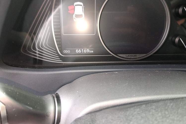Used Lexus UX 2019 260h Explore-Cool Edition China VI Standard Odometer Close Up
