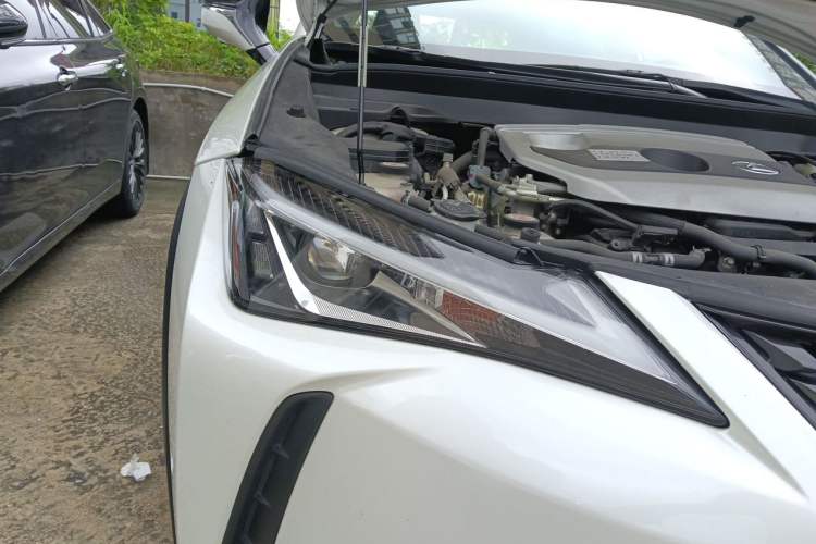 Used Lexus UX 2019 260h Explore-Cool Edition China VI Standard Right Front Headlight