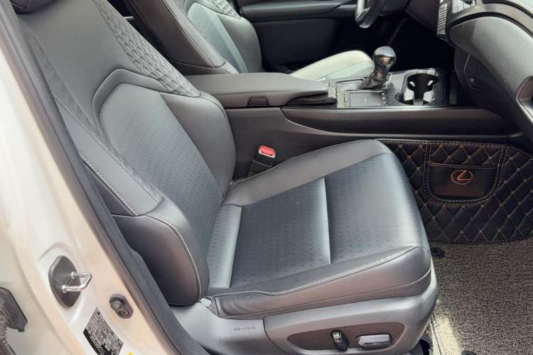 Used Lexus UX 2019 260h Explore-Cool Edition China V Standard Right Front Seat