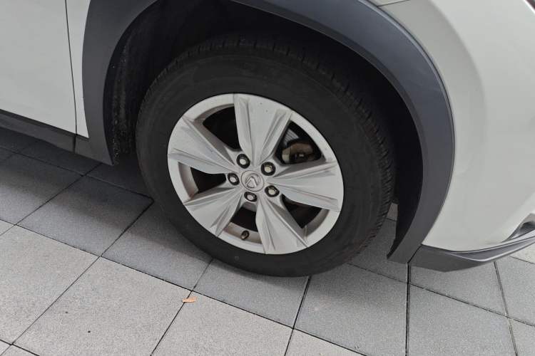 Used Lexus UX 2019 260h Explore-Cool Edition China V Standard Right Front Wheel Hub