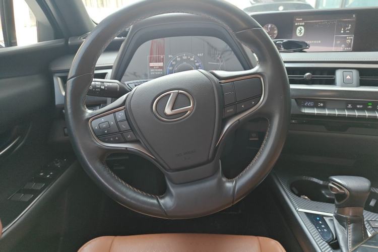 Used Lexus UX 2019 260h Explore-Cool Edition China V Standard Steering Wheel
