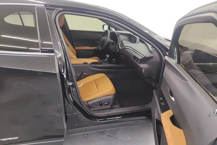 Used Lexus UX 2020 260h Explore & Adventure Edition Right Front Seat