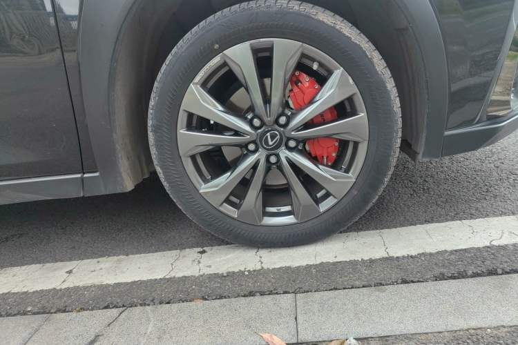 Used Lexus UX 2020 260h F SPORT Version Right Front Wheel Hub