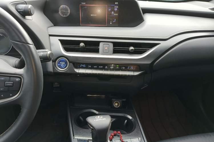 Used Lexus UX 2020 260h Explore & Adventure Edition Audio And AC Panel