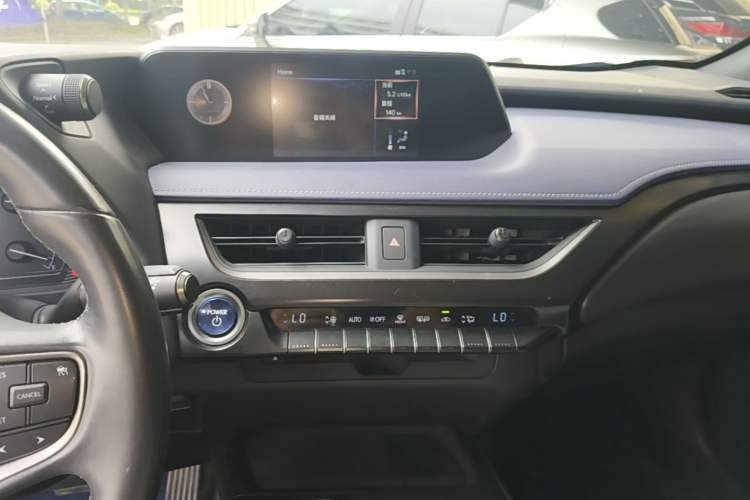 Used Lexus UX 2020 260h Explore & Adventure Edition Audio And AC Panel