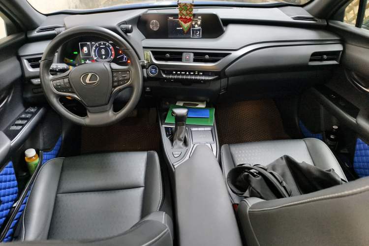 Used Lexus UX 2020 260h Explore & Adventure Edition Center Console