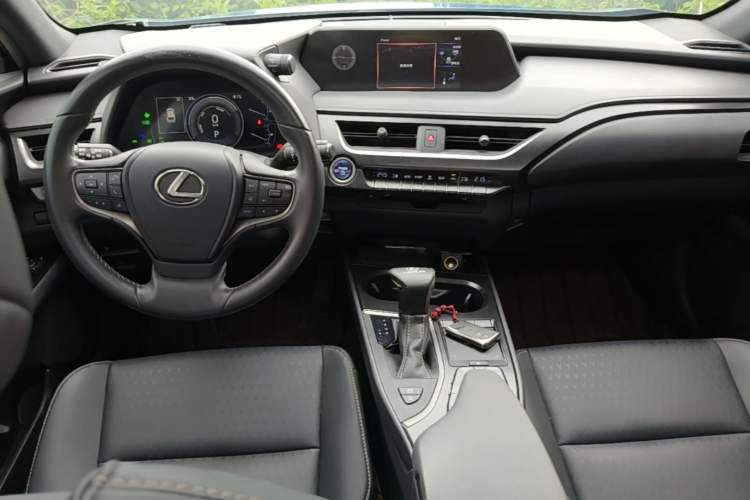 Used Lexus UX 2020 260h Explore & Adventure Edition Center Console