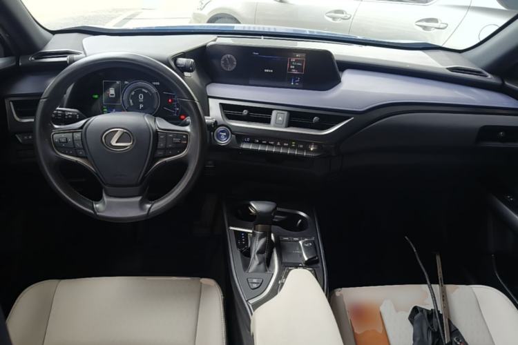 Used Lexus UX 2020 260h Explore & Adventure Edition Center Console