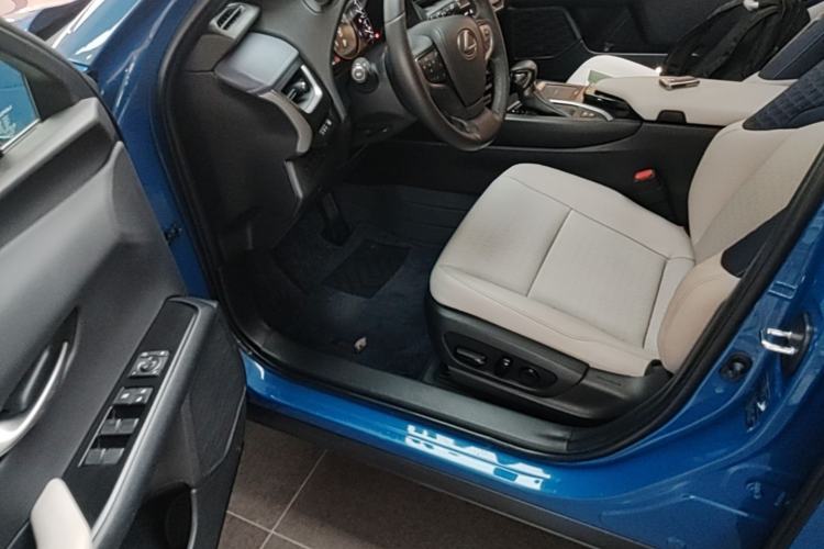 Used Lexus UX 2020 260h Explore & Adventure Edition Driver Seat