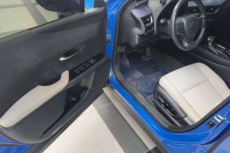 Used Lexus UX 2020 260h Explore & Adventure Edition Driver Seat
