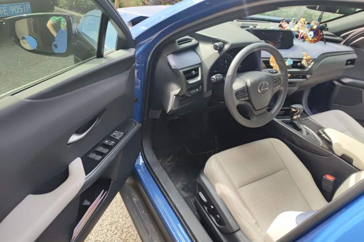 Used Lexus UX 2020 260h Explore & Adventure Edition Driver Seat