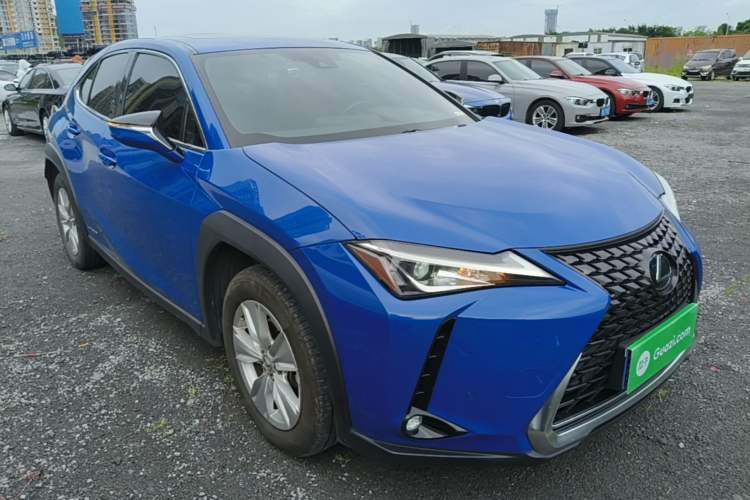 Used Lexus UX 2020 260h Explore & Adventure Edition Front Right 45 Deg