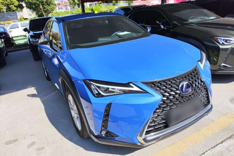 Used Lexus UX 2020 260h Explore & Adventure Edition Front Right 45 Deg