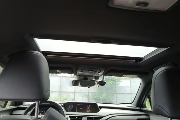 Used Lexus UX 2020 260h Explore & Adventure Edition Headliner