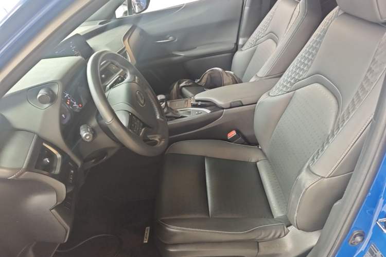 Used Lexus UX 2020 260h Explore & Adventure Edition Left Front Seat