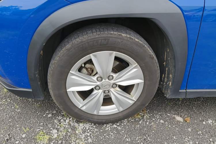 Used Lexus UX 2020 260h Explore & Adventure Edition Left Front Wheel Hub