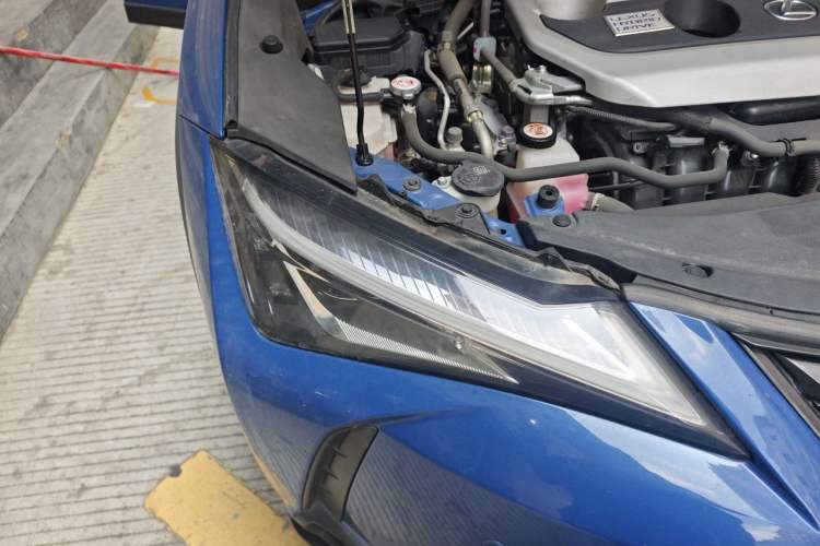 Used Lexus UX 2020 260h Explore-Cool Edition Right Front Headlight