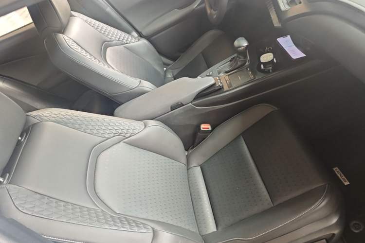 Used Lexus UX 2020 260h Explore & Adventure Edition Right Front Seat