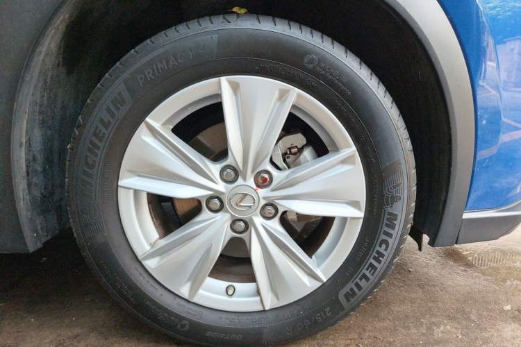 Used Lexus UX 2020 260h Explore & Adventure Edition Right Front Wheel Hub