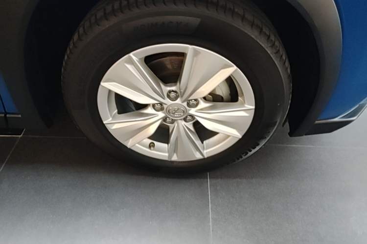 Used Lexus UX 2020 260h Explore & Adventure Edition Right Front Wheel Hub