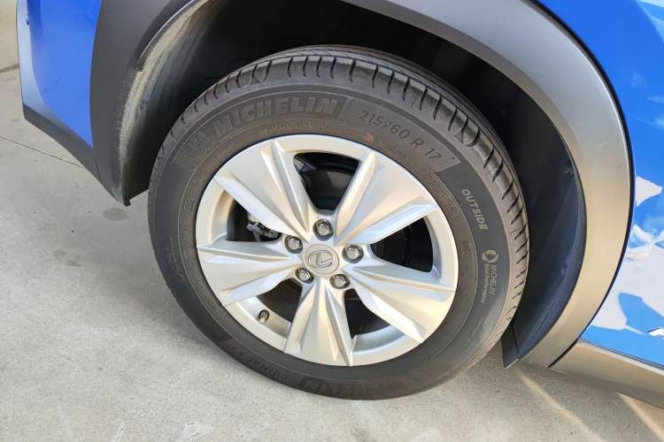 Used Lexus UX 2020 260h Explore & Adventure Edition Right Rear Wheel Hub