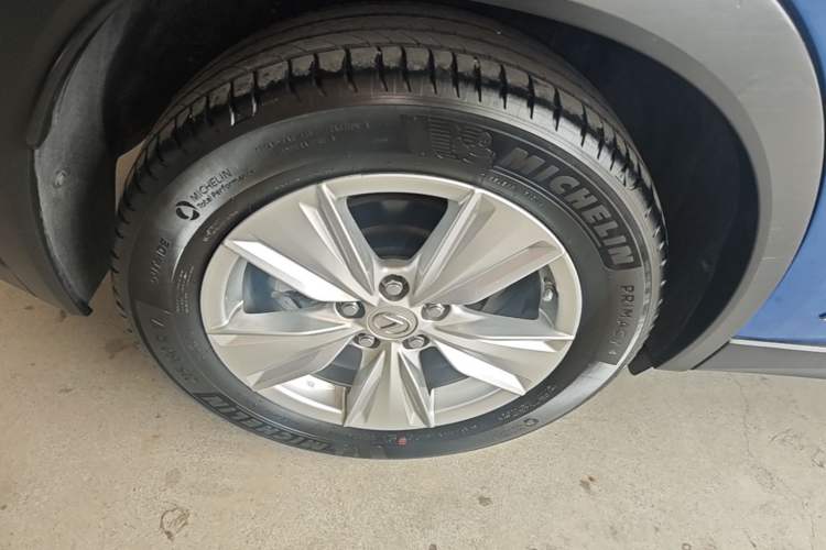 Used Lexus UX 2020 260h Explore & Adventure Edition Right Rear Wheel Hub