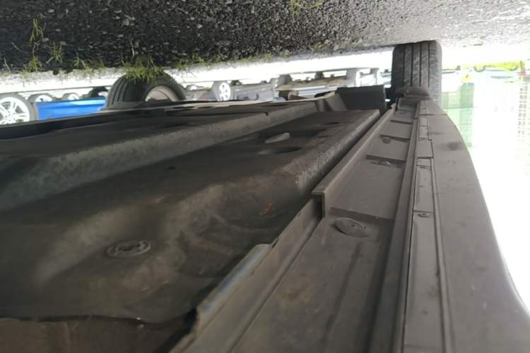 Used Lexus UX 2020 260h Explore & Adventure Edition Right Side Sill