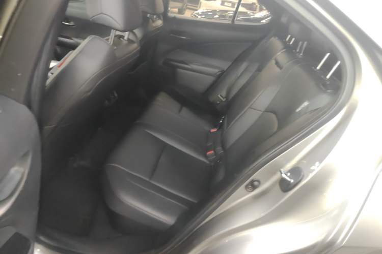Used Lexus UX 2020 260h Explore-Cool Edition Interior 4