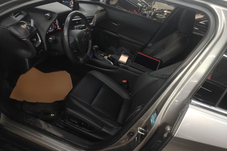 Used Lexus UX 2020 260h Explore-Cool Edition Left Front Seat