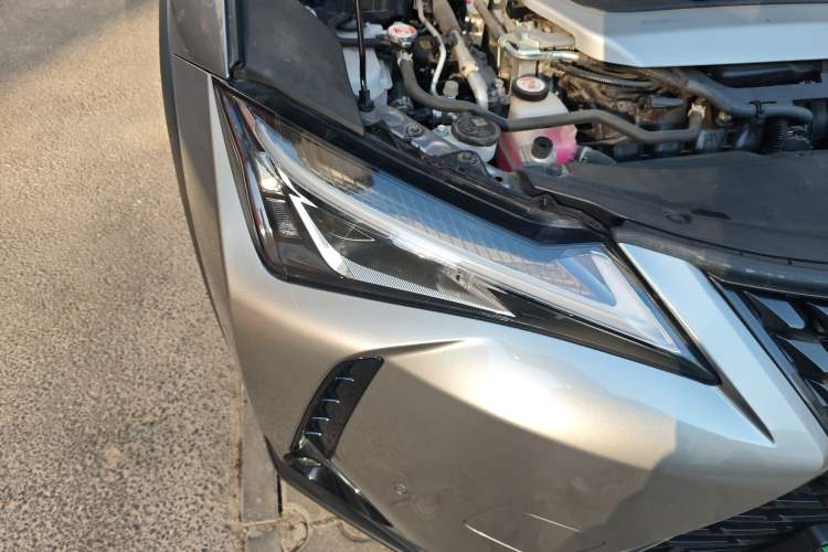 Used Lexus UX 2020 260h Explore & Adventure Edition Right Front Headlight