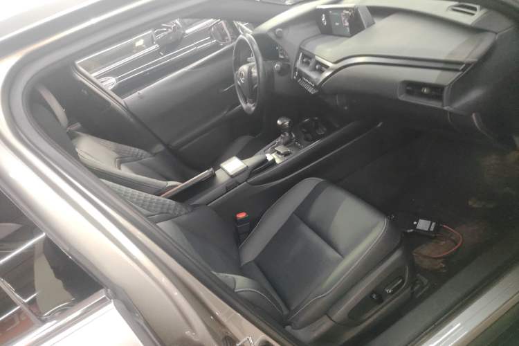 Used Lexus UX 2020 260h Explore-Cool Edition Right Front Seat