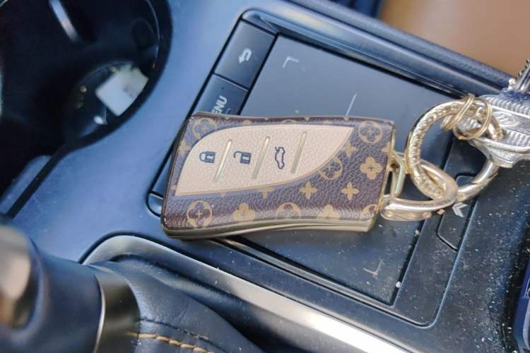Used Lexus UX 2020 260h Explore & Adventure Edition Vehicle Key