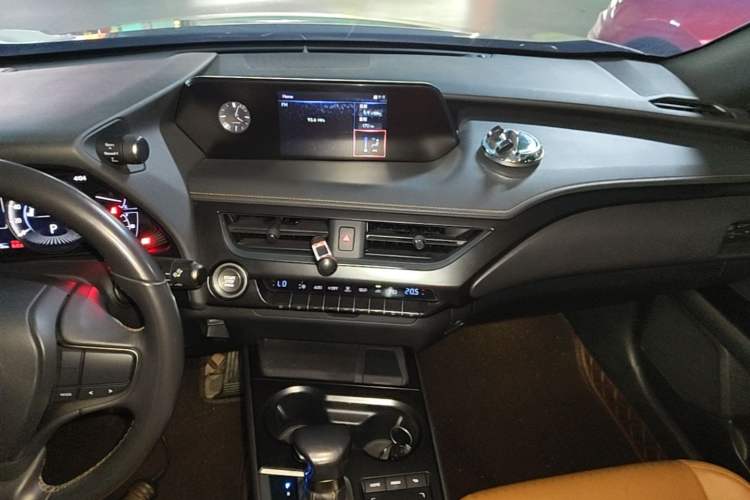 Used Lexus UX 2020 200 Special Edition Audio And AC Panel