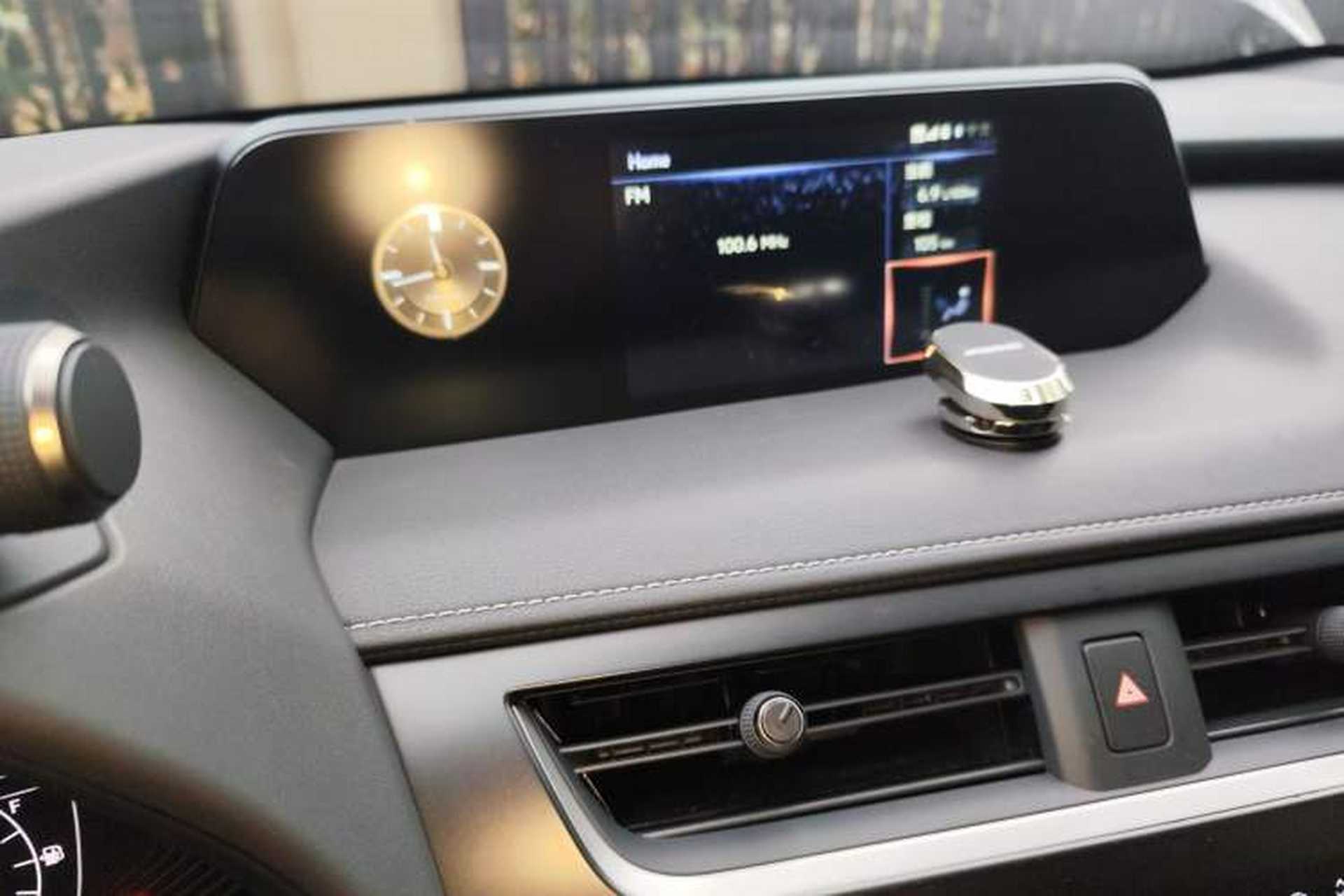 Used Lexus UX 2020 260h Explore-Cool Edition Audio And AC Panel