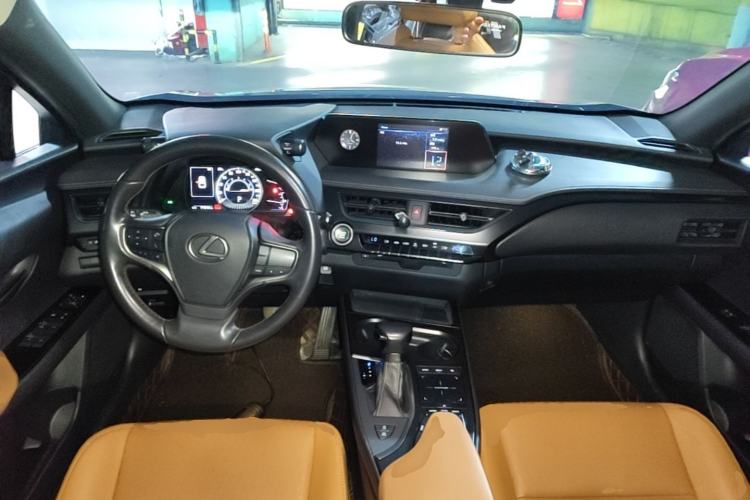 Used Lexus UX 2020 200 Special Edition Center Console