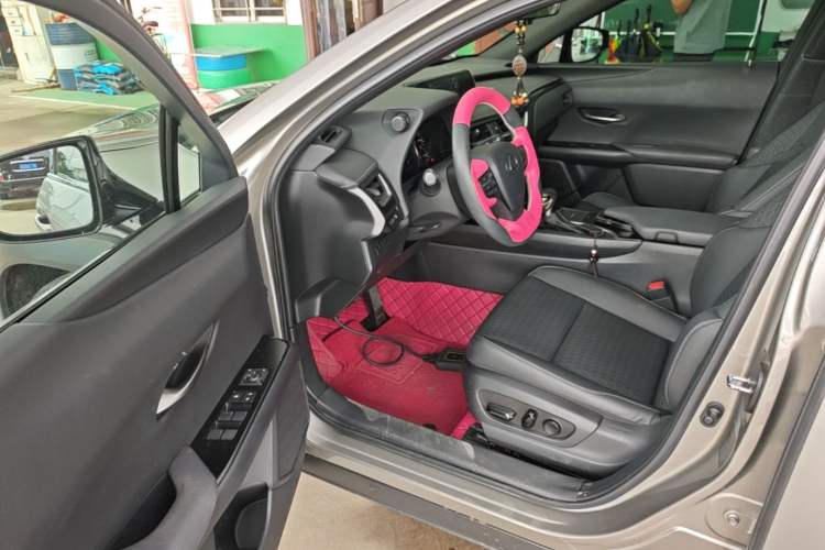 Used Lexus UX 2020 260h Explore-Cool Edition Driver Seat
