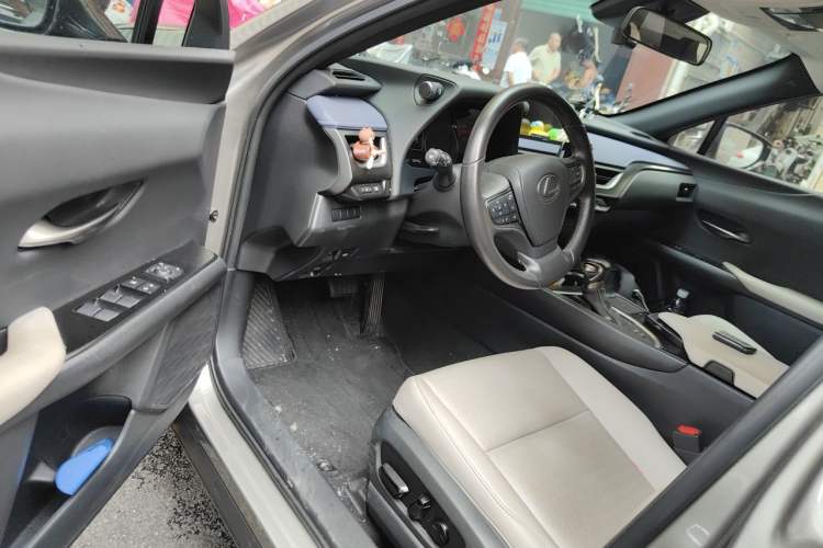 Used Lexus UX 2020 260h Explore & Adventure Edition Driver Seat