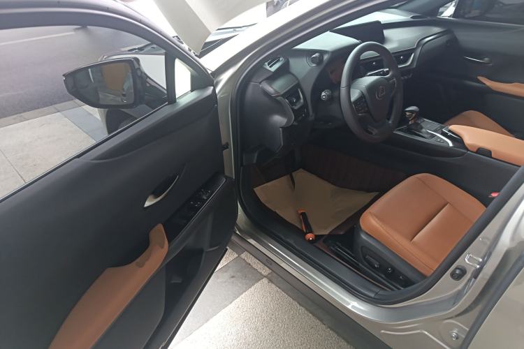 Used Lexus UX 2020 260h Explore & Adventure Edition Driver Seat