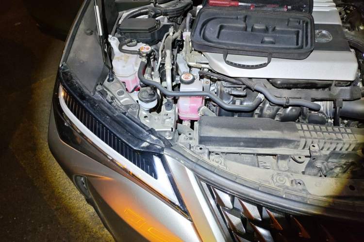 Used Lexus UX 2020 260h Explore-Cool Edition Engine Bay Right