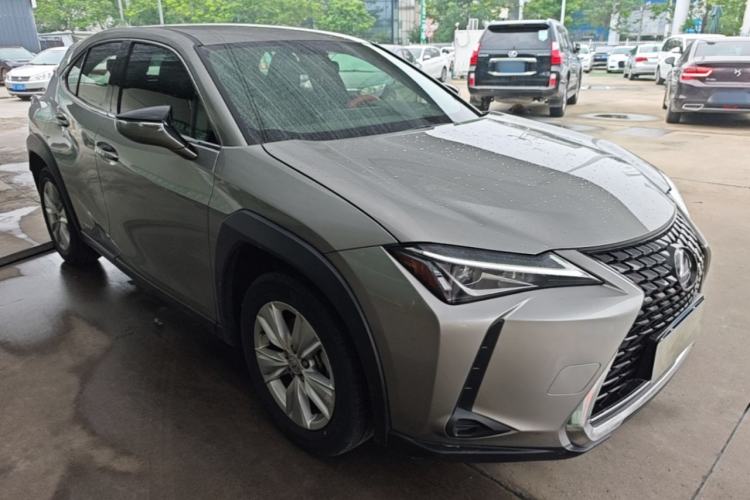 Used Lexus UX 2020 260h Explore-Cool Edition Front Right 45 Deg