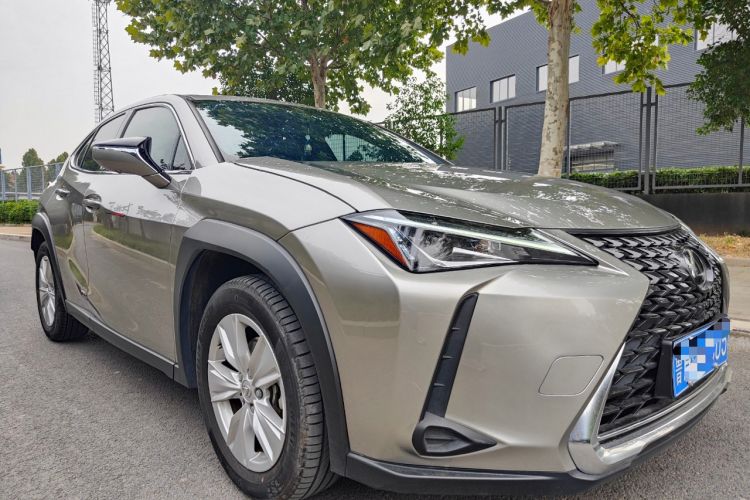 Used Lexus UX 2020 200 Special Edition Front Right 45 Deg