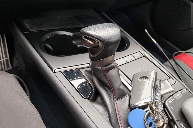 Used Lexus UX 2020 Revised Version 200 F SPORT Edition Gear Lever