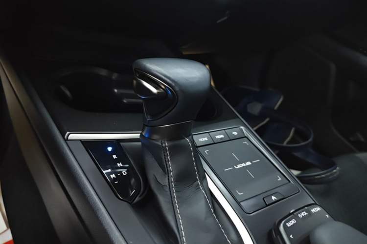 Used Lexus UX 2020 200 Special Edition Gear Lever