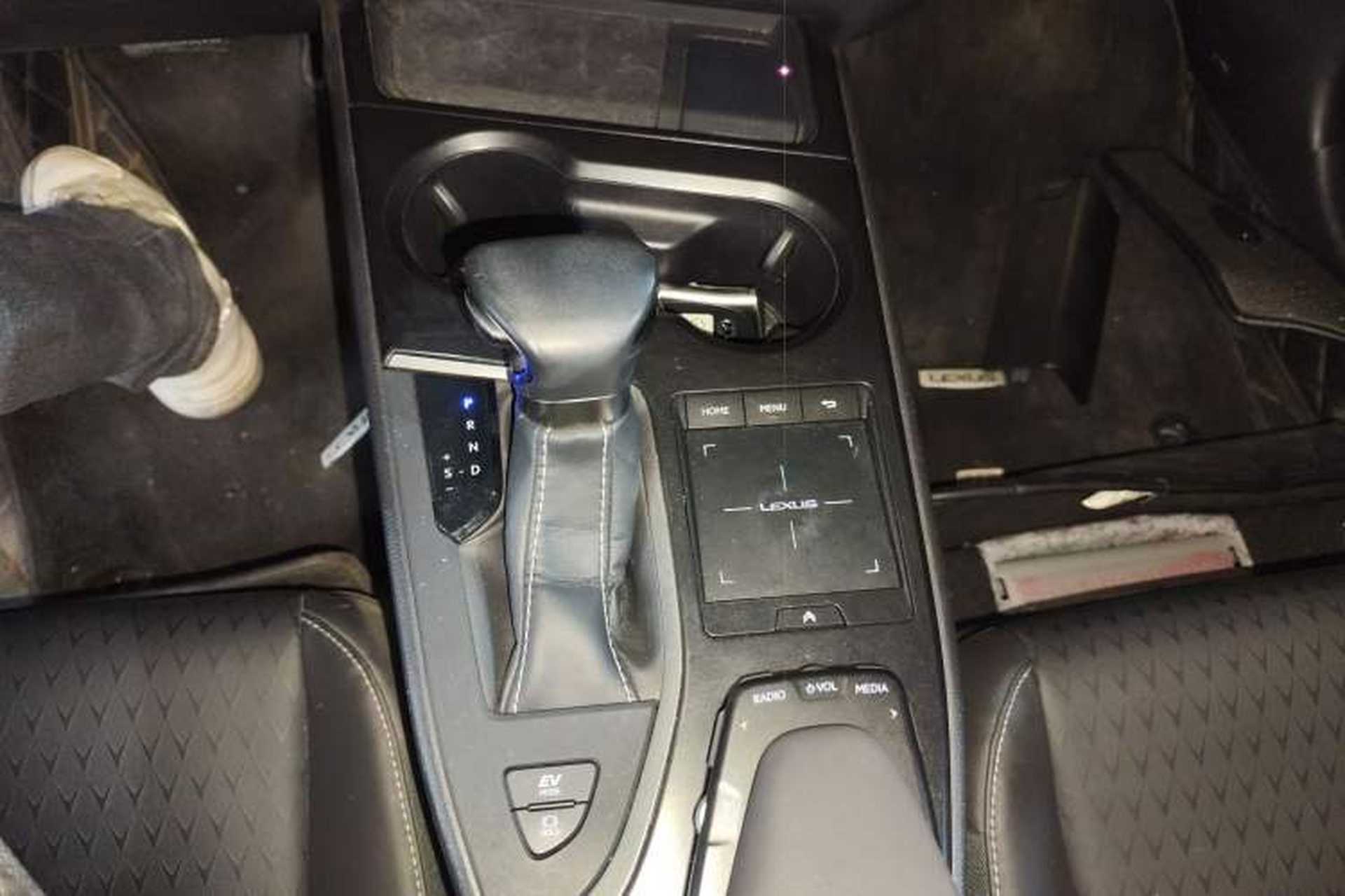 Used Lexus UX 2020 260h Explore-Cool Edition Gear Lever