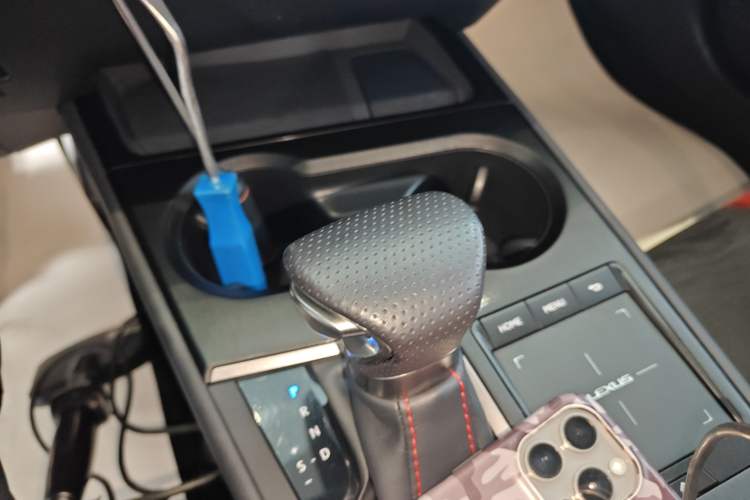 Used Lexus UX 2020 260h F SPORT All-Wheel-Drive Version Gear Lever