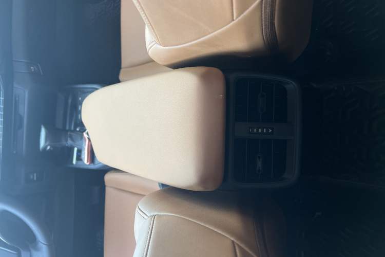 Used Lexus UX 2020 260h Explore-Cool Edition Interior 4