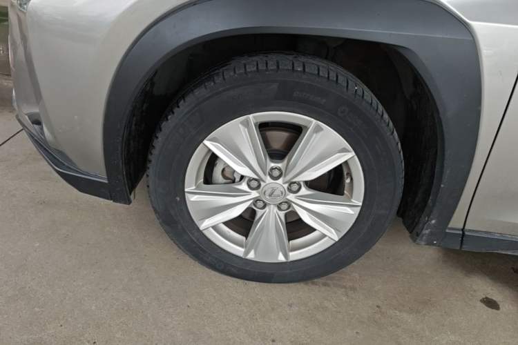 Used Lexus UX 2020 260h Explore-Cool Edition Left Front Wheel Hub