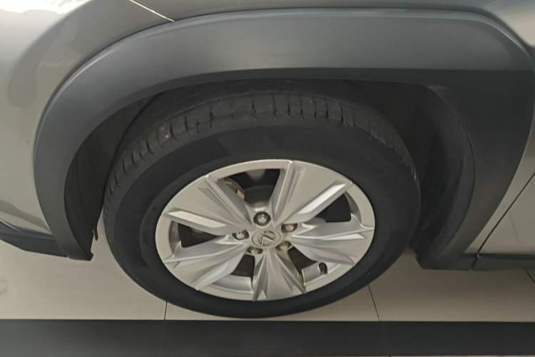 Used Lexus UX 2020 200 Special Edition Left Front Wheel Hub