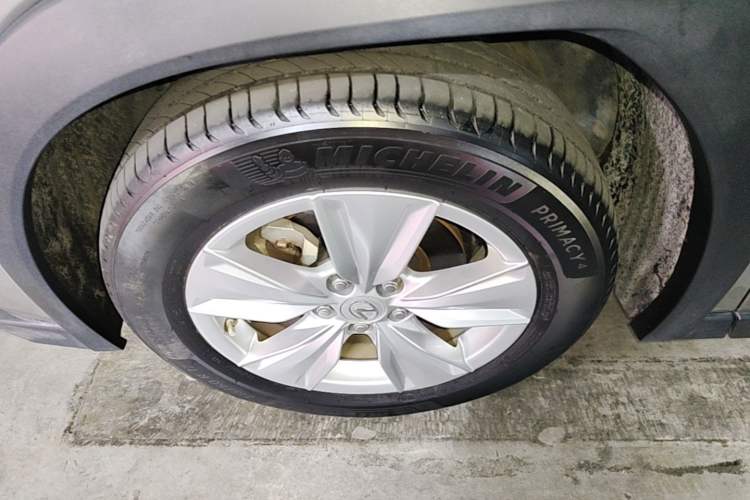 Used Lexus UX 2020 200 Special Edition Left Front Wheel Hub